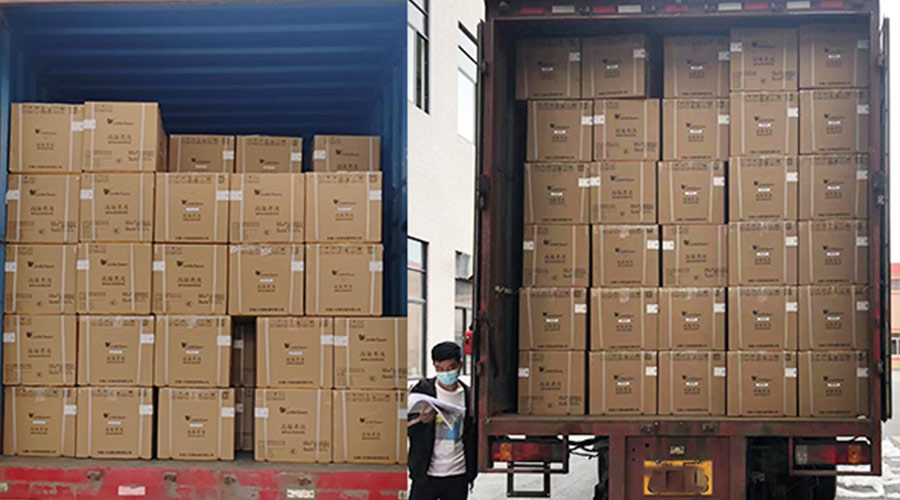 集裝箱裝柜進行時！金環(huán)電器客戶迷你洗衣機順利發(fā)貨！