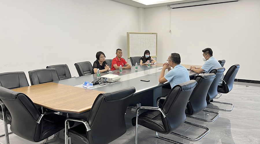 排憂難 提信心！鶴城鎮(zhèn)書記蒞臨金環(huán)電器開展暖企活動(dòng)