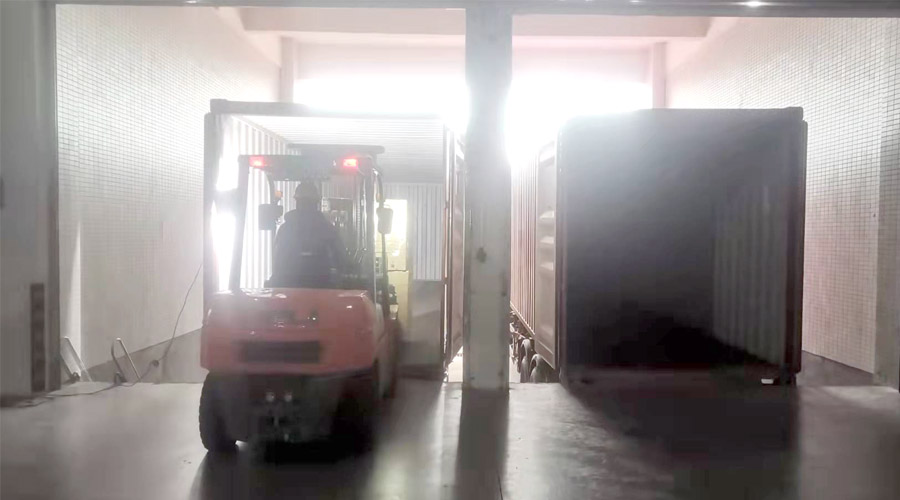 齊心協(xié)力為客戶！春節(jié)期間金環(huán)電器人員加班加點發(fā)貨